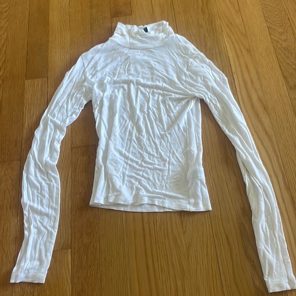 White turtle neck - Picture 1 of 2